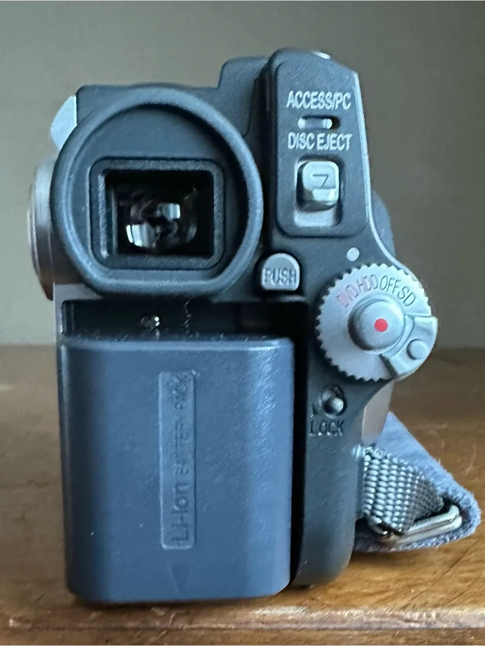 Hitachi DZ-HS300A DVD HDD USB Hybrid Handheld Video Camera Camcorder Recorder